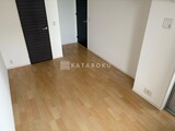 ザ東京タワーズシータワー 明るい木目フローリングが広がるゆとりのある洋室