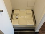 JMFレジデンス世田谷三宿 洗濯パン付きの室内の洗濯機置き場