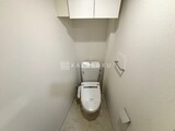 フリージアテラス 温水便座付きの清潔感あるトイレ空間