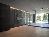 グランパセオ清澄白河 モダンな間仕切りと採光を活かした開放的なエントランスホール