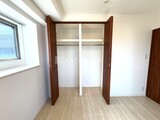 HF西新宿レジデンスウエスト 洋室クローゼット。
