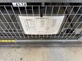 イプセ学芸大学 モダンなデザインの建物外観を下から見上げた様子