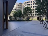 グランドシティタワー月島 緑に囲まれた開放的な共用庭園の様子