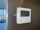 グランドシティタワー月島 壁に設置されたモニター付きインターホン