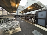 パークリュクス西新宿 敷地内駐輪場。