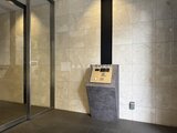 パークフラッツ学芸大学 明るく落ち着いた印象のエントランスホール