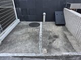 ドゥーエ参宮橋 駐輪場としても使用される落ち着いた印象の共用スペース