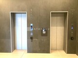 ローレルタワールネ浜松町 エレベーター前。