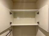 ヒルフラット大崎 トイレ吊戸棚。