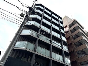 クレイシア亀戸サウスコート 前面道路から見たモダンな外観の集合住宅