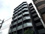 クレイシア亀戸サウスコート 前面道路から見たモダンな印象の建物外観