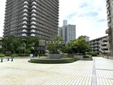 リバーシティ21イーストタワーズⅡ 物件前の広場。