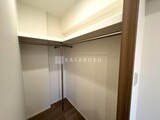 ザ・パークハビオ北千住 ウォークインクローゼット。