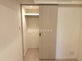 ザ・パークハビオ北千住 洋室クローゼット。