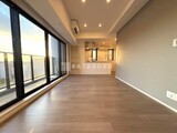 ザ・パークハビオ北千住 大きな窓から光が入る開放的なリビングダイニング空間