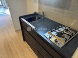 ブランシエスタ目黒中央町 ガスコンロ付きのシンプルで落ち着いた印象のキッチン
