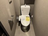 ブランシエスタ目黒中央町 温水洗浄便座付きのコンパクトなトイレ空間