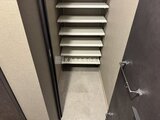 ブランシエスタ目黒中央町 階段下のオープン収納スペース