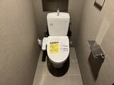 ブランシエスタ目黒中央町 温水洗浄便座付きのシンプルで清潔感のあるトイレ空間