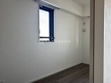 RJRプレシア蒲田 小窓から光が入る落ち着いた印象の洋室