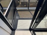 RJRプレシア蒲田 開放的なバルコニーから見た屋外空間の様子