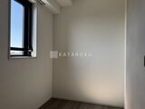RJRプレシア蒲田 小窓からの採光が心地よい落ち着いた洋室