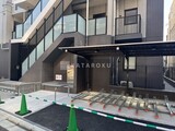 MZ RESIDENCE RYOGOKU 外観と敷地内写真。