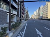 テラス北千住 歩道と外観。