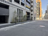 アクシルコート日本橋本町 外観前面道路。
