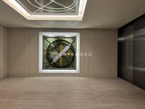 クレアティフ三軒茶屋 エレベーターホール前の落ち着いた印象の共用スペース