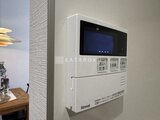 クレアティフ三軒茶屋 ガスコンロ付きのシステムキッチン、モダンなリンナイ製給湯器パ