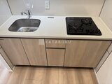 クレアティフ三軒茶屋 ガスコンロ付きのシンプルなキッチンカウンター
