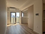 クレアティフ三軒茶屋 光が入るバルコニー付きの開放的なリビングダイニング