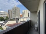 クレアティフ三軒茶屋 バルコニーから見た周辺建物と開放的な眺望
