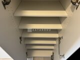 ドゥーエ王子神谷 明るく整理しやすい壁面収納棚