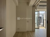 ドゥーエ王子神谷 開放的なバルコニーへつながる明るいリビングダイニング