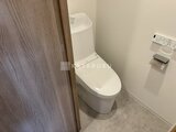 ドゥーエ王子神谷 温水洗浄便座付きのモダンなトイレ空間