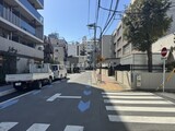 ブリリアイスト門前仲町 外観と前面道路