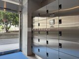 ステラテラス モダンな雰囲気のエントランスと整列したメールボックス