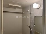 ステラテラス 機能的な浴室乾燥機と収納バーが備わった落ち着きのあるバスルー