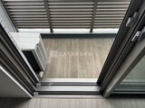 ステラテラス ルーバー付きの開放的なテラスから室内へ続く空間