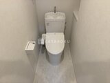 ステラテラス 落ち着いた色合いの温水洗浄便座付きトイレ