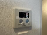ステラテラス 壁に取付けられたノーリツ製の給湯器コントローラー