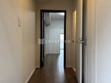 ステラテラス 落ち着いた色合いの廊下から各部屋への出入口が見える間取り