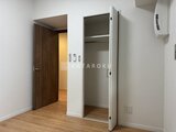 ステラテラス 玄関から廊下に続く明るい空間と大容量のクローゼット