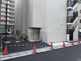 ブリリアイスト錦糸公園 外観と前面道路写真。