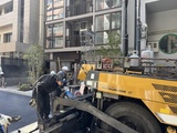 コスモグラシア大塚 建物外観・建設工事の様子と前面道路