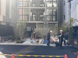 コスモグラシア大塚 建物外観・工事中の前面道路から撮影