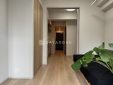 リビオメゾン浅草雷門 明るいフローリングで統一された廊下から各部屋へアクセスする様
