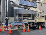 アーバネックス上野 外観と前面道路写真。